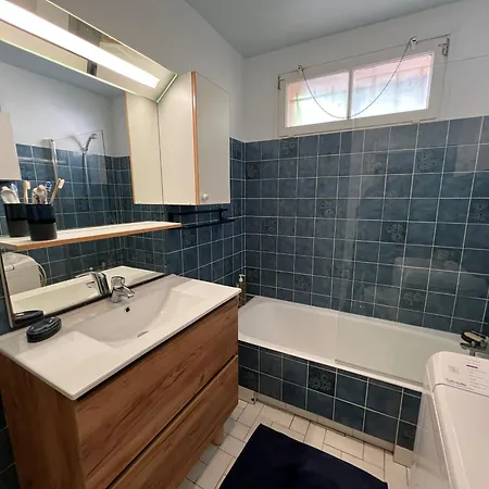 Petite Maison Provencale Pour 4 Personnes Holiday home Bormes-les-Mimosas