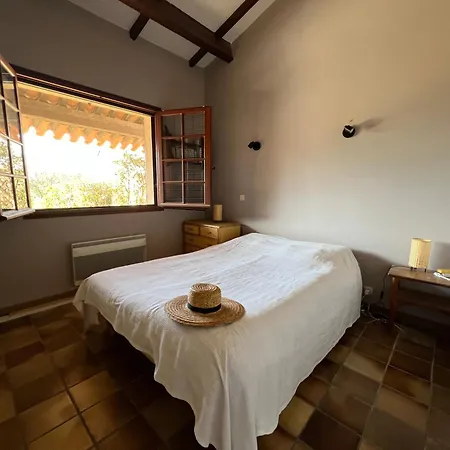 Petite Maison Provencale Pour 4 Personnes * Bormes-les-Mimosas