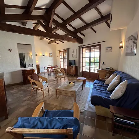 Petite Maison Provencale Pour 4 Personnes