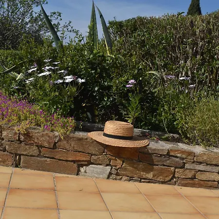 Petite Maison Provencale Pour 4 Personnes *