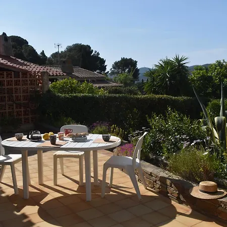 Petite Maison Provencale Pour 4 Personnes Vakantiehuis Bormes-les-Mimosas